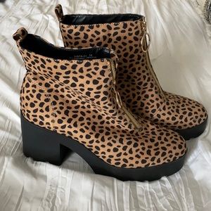 Chunky Cheetah boots sz 10